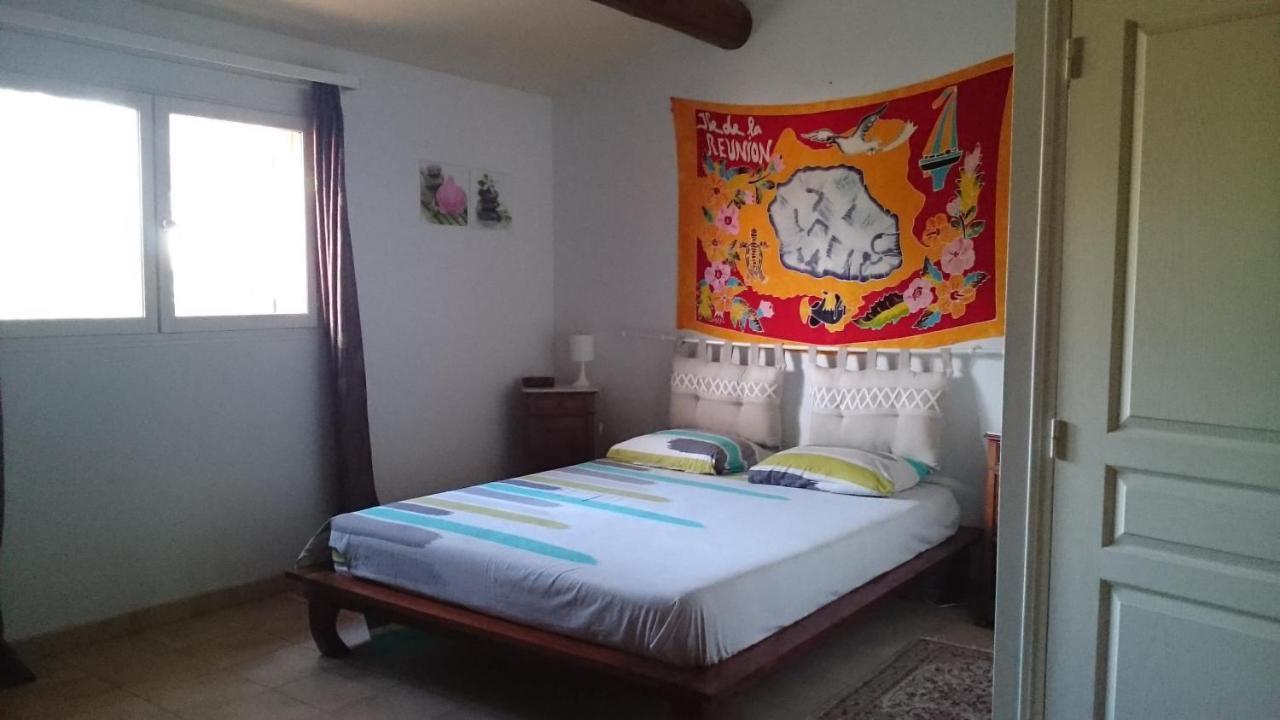 Bed and Breakfast Mas Les Cigales à Roaix Extérieur photo