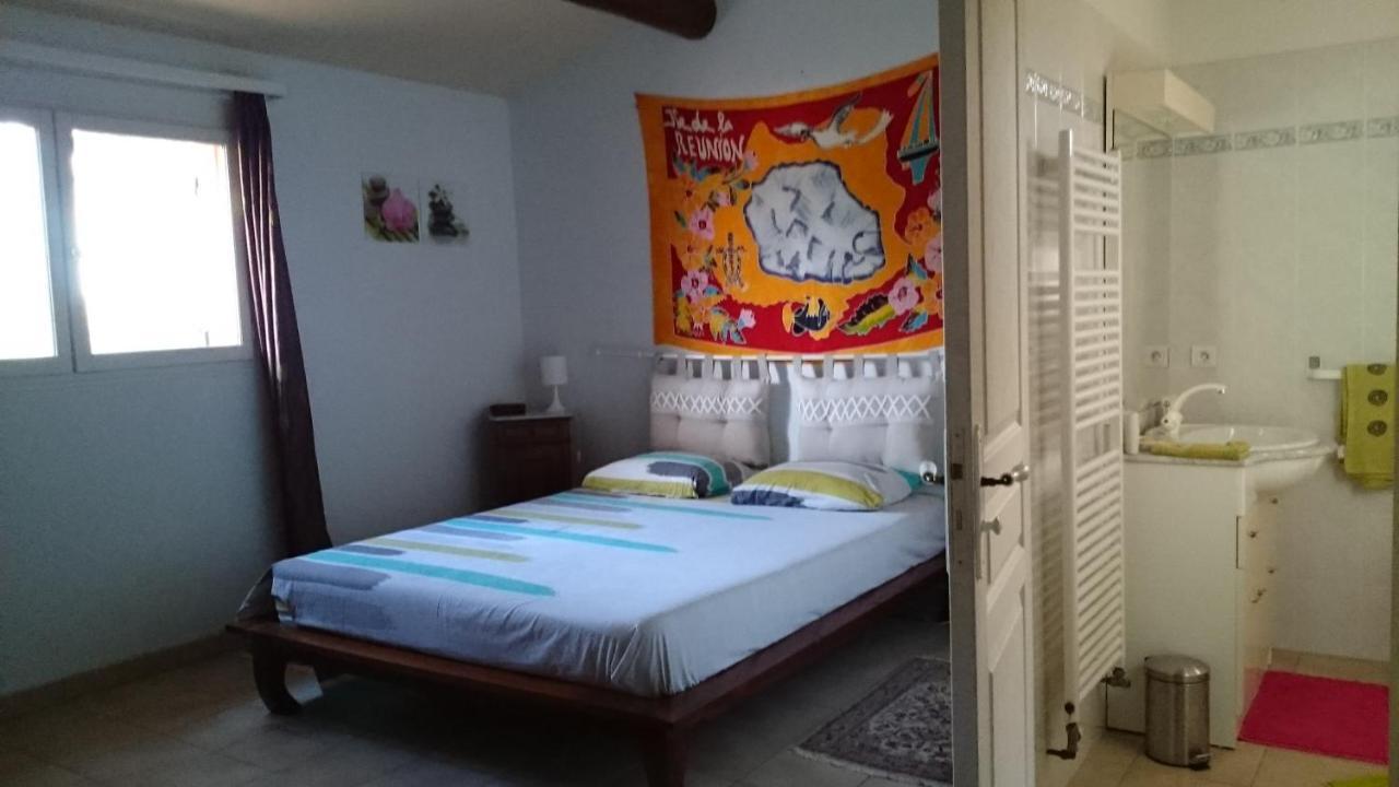 Bed and Breakfast Mas Les Cigales à Roaix Extérieur photo